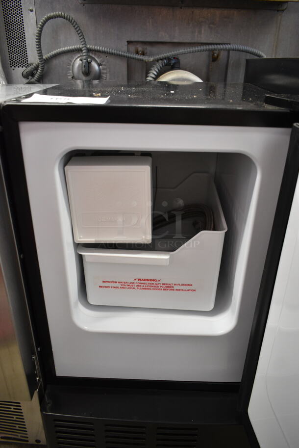 BRAND NEW SCRATCH AND DENT! Whynter UIM-155 Stainless Steel 15" Built In Ice Maker Machine 12lb. 115 Volts, 1 Phase. Tested and Working! - Image 3 of 6