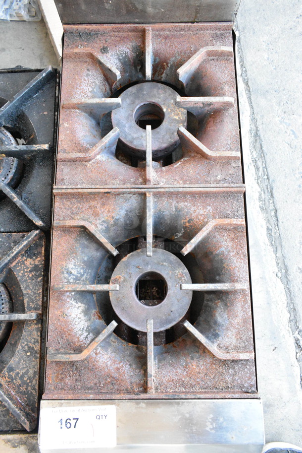 Avantco 177CAGR212 Stainless Steel Commercial Countertop Natural Gas Powered 2 Burner Range.  - Image 3 of 5