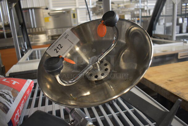 Metal Eye Wash Station. 15x15x8 - Image 3 of 3