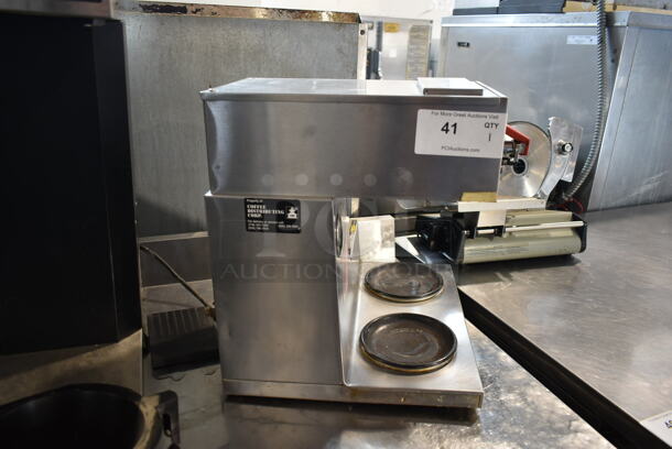 Bloomfield Stainless Steel Commercial 3 Burner Coffee Machine w/ Hot Water Dispenser and Poly Brew Basket. - Image 10 of 11