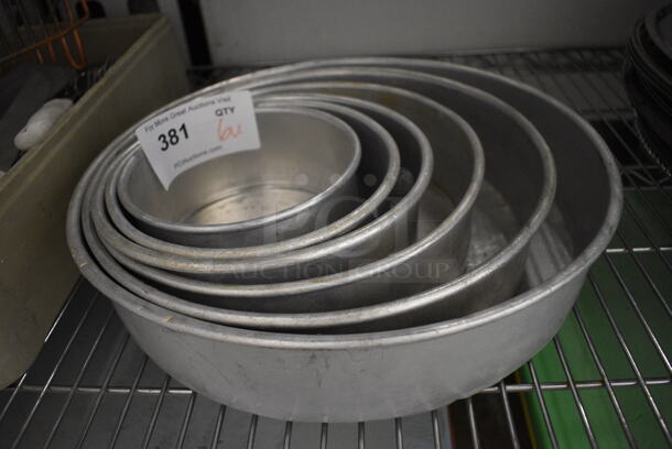 6 Various Metal Round Baking Pans. Includes 14.5x14.5x3. 6 Times Your Bid!
