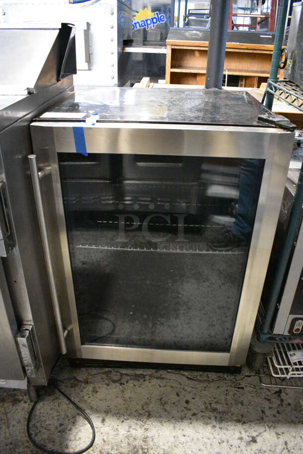 Magic Chef HMBC58ST Metal Mini Cooler Wine Chiller Merchandiser. 115 Volts, 1 Phase. 23.5x23x34. Tested and Working!