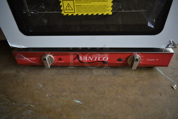 BRAND NEW SCRATCH AND DENT! Avantco 177CO14 Stainless Steel Commercial Countertop Electric Powered Quarter Size Convection Oven. 120 Volts, 1 Phase. Tested and Working! - Image 3 of 5
