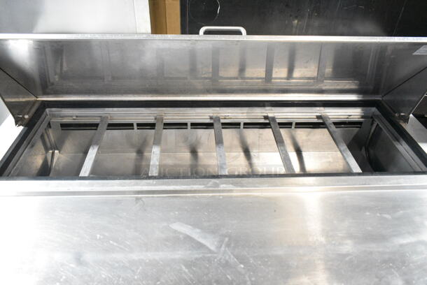 Ikon ISP48 Stainless Steel Commercial Sandwich Salad Prep Table Bain Marie Mega Top on Commercial Casters. 115 Volts, 1 Phase. Tested and Working! - Image 4 of 8