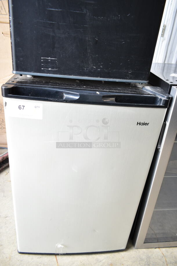 Haier HC46SF10SV Mini Cooler. 115 Volts, 1 Phase. Tested and Powers On But Does Not Get Cold - Image 1 of 4