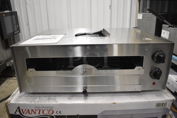 BRAND NEW SCRATCH AND DENT! Avantco Model 177CPO16TSGL Stainless Steel Commercial Countertop Snack Oven Pizza Oven. 120 Volts, 1 Phase. 23.5x20x9