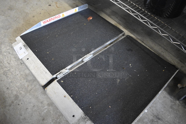 Metal Folding Ramp. 30x24x3 - Image 3 of 3