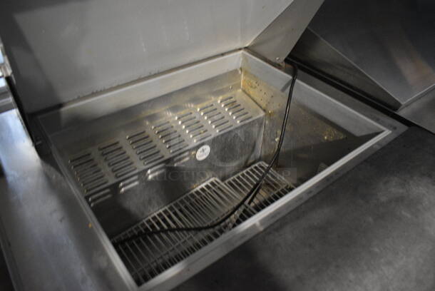 Continental Model SW60-24M Stainless Steel Commercial Sandwich Salad Prep Table Bain Marie Mega Top Bain Marie w/ 2 Over Shelves on Commercial Casters. 115 Volts, 1 Phase. 60x36x72. Tested and Working! - Image 6 of 9