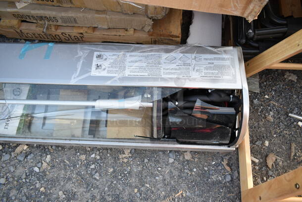 BRAND NEW SCRATCH AND DENT! Hoshizaki HNC-150BA-R-SLH Stainless Steel Curved Glass Refrigerated Sushi Display Case 59" - Right Side Compressor. See Pictures For Broken Glass. 115 Volts, 1 Phase. Tested and Working! - Image 5 of 6