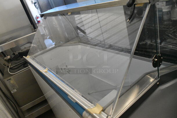 BRAND NEW SCRATCH AND DENT! Master-Bilt DD-46 LCG Metal Commercial Ice Cream Dipping Cabinet on Commercial Casters. See Pictures for Broken Glass. 115 Volts, 1 Phase. Tested and Working! - Image 3 of 6