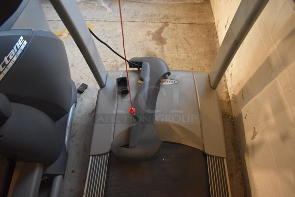 Vision Fitness T9600 Metal Commercial Treadmill. 120 Volts, 1 Phase. 30x58x59. Tested and Working! - Image 6 of 9