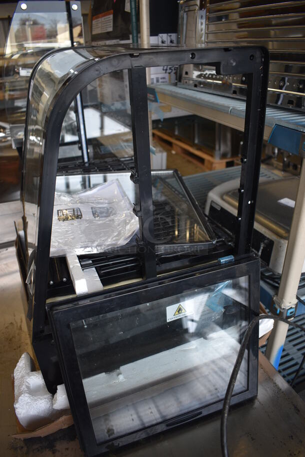 BRAND NEW SCRATCH AND DENT! KoolMore CDC-3C-BK Metal Commercial Countertop Refrigerated Display Case Merchandiser. 110-120 Volts, 1 Phase. 28x18x27. Tested and Powers On But Parts Do Not Move - Image 3 of 7