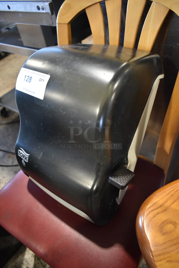 Tork Poly Wall Mount Paper Towel Dispenser. - Image 3 of 5