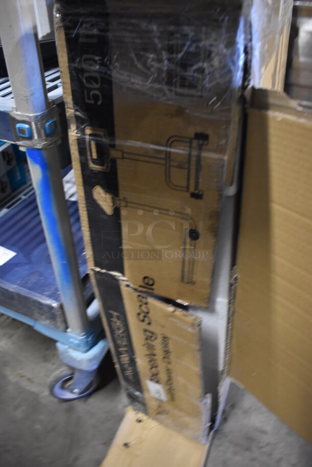 BRAND NEW IN BOX! AvaWeigh FS500TW Stainless Steel Commercial Floor Style 500 lb. Digital Receiving Scale with Tower Display. Missing Hardware. Tested and Working! - Image 5 of 5
