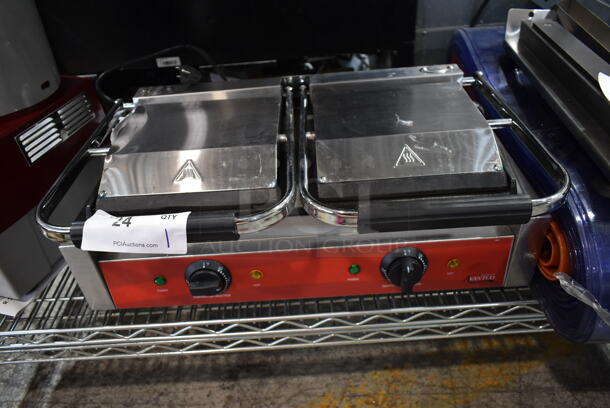 BRAND NEW SCRATCH AND DENT! Avantco 177P85S Stainless Steel Commercial Countertop Panini Sandwich Grill with Smooth Plates - 18 3/16" x 9 1/16" Cooking Surface. 120 Volts, 1 Phase. Tested and Working! - Image 2 of 5
