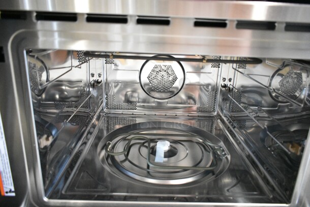 BRAND NEW SCRATCH AND DENT! KoolMore KM-CWO30-SS 30 in. Built-in Microwave with Convection Oven and Air Fryer. 120 Volts, 1 Phase.  - Image 7 of 11