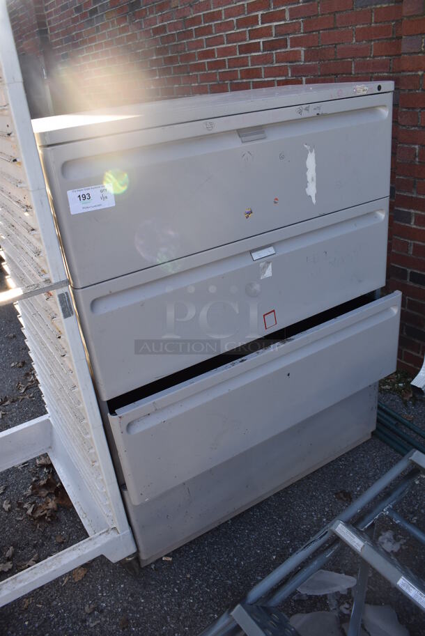 Gray 4 Drawer Filing Cabinet. 41.5x20x54 - Image 3 of 4