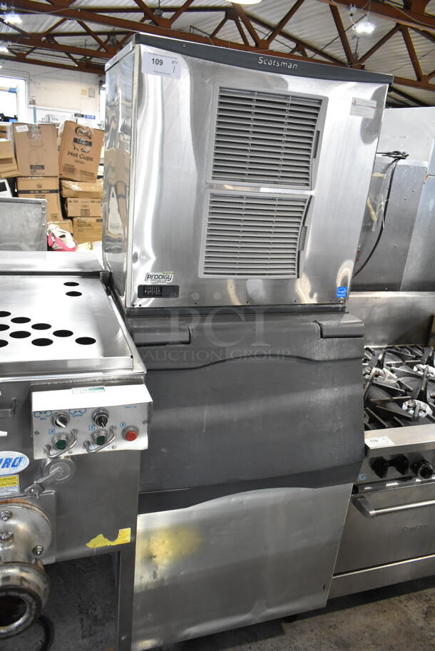 Scotsman Stainless Steel Commercial Ice Head on Scotsman B530S Commercial Ice Bin.  - Image 1 of 8