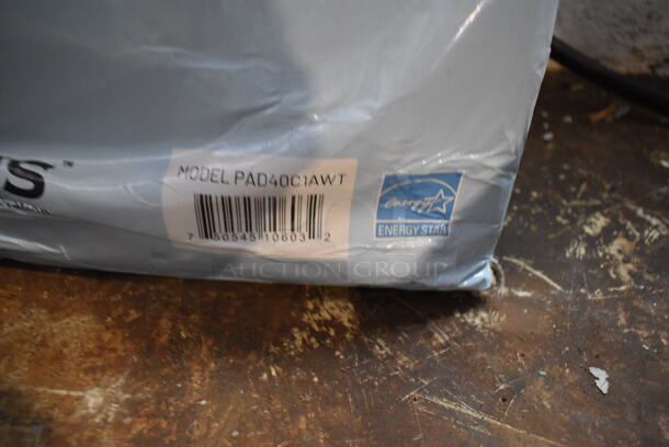 IN ORIGINAL BOX! Pelonis PAD40C1AWT ENERGY STAR 40 Pint Dehumidifier. 120 Volts, 1 Phase. 15x10.5x19 - Image 4 of 4