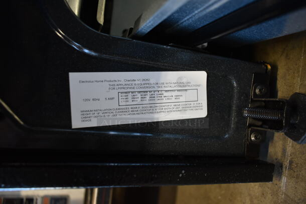 BRAND NEW SCRATCH AND DENT! Electrolux Stainless Steel Commercial Natural Gas Powered 4 Burner Range w/ Oven.  - Image 7 of 7