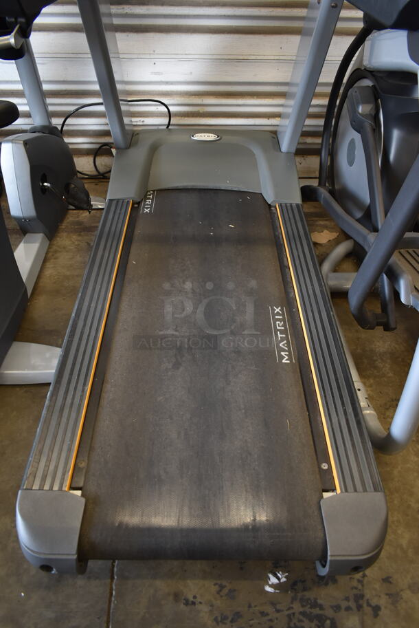 Matrix Ultimate Deck Commercial Floor Style Treadmill. Tested and Working! - Image 3 of 6