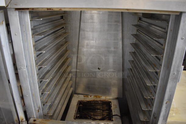 Metal Commercial Heated Warming Cabinet on Commercial Casters. 29x32x72. Cannot Test Due To Exposed Wire. - Image 4 of 6