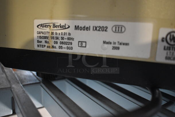 Avery Berkel Model IX202 Metal Commercial Countertop Food Portioning Scale. 115/230 Volts, 1 Phase. 15x15.5x17. Tested and Working! - Image 5 of 7