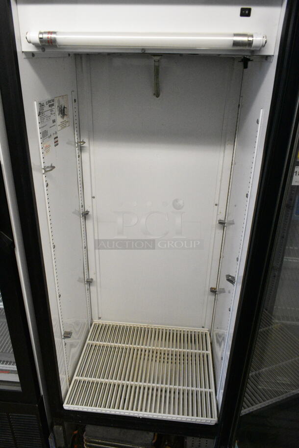 True GDM-12 Metal Commercial Single Door Reach In Cooler Merchandiser w/ Poly Coated Racks. 115 Volts, 1 Phase. Tested and Working! - Image 2 of 3