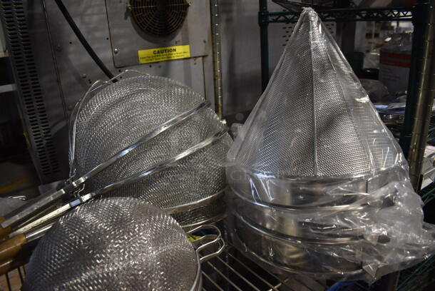 ALL ONE MONEY! Tier Lot of Various BRAND NEW Items Including Metal Baking Pans and Strainers - Image 4 of 5