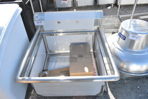 BRAND NEW SCRATCH AND DENT! Steelton 522CS12424 29 1/2" 18-Gauge Stainless Steel One Compartment Commercial Sink without Drainboard - 24" x 24" x 12" Bowl.