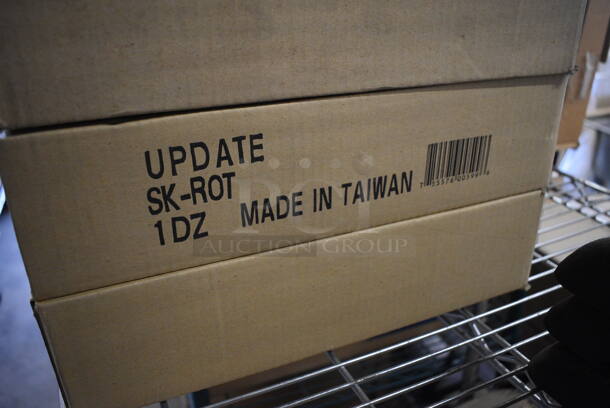 24 BRAND NEW IN BOX! Update SK-ROT Seasoning Shakers w/ Lids. 2.5x2.5x3.5. 24 Times Your Bid! - Image 3 of 3