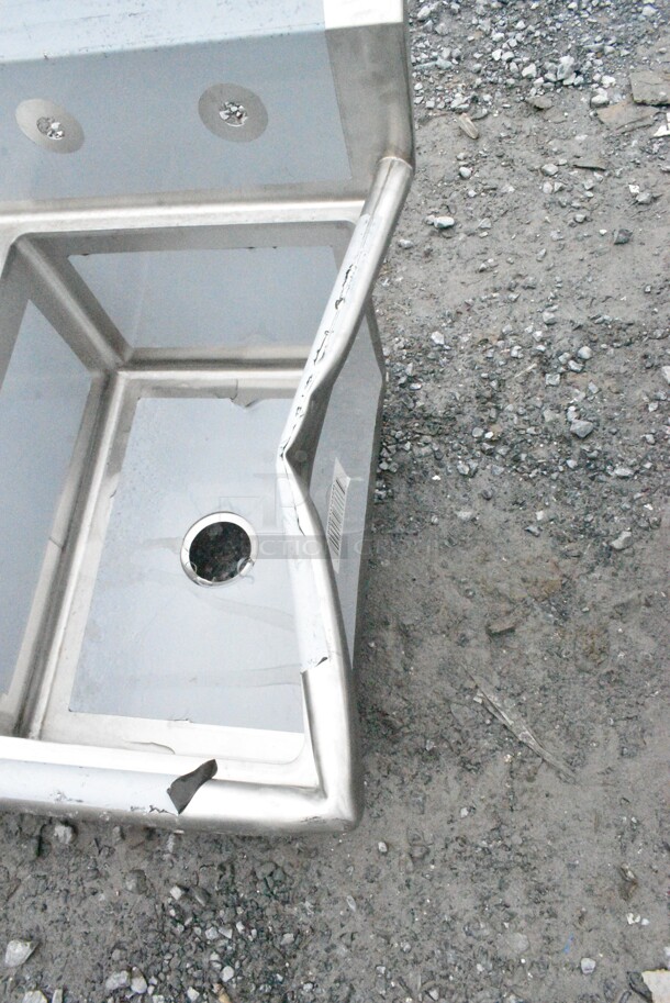 BRAND NEW SCRATCH AND DENT! Regency 600S1172324L 44" 16 Gauge Stainless Steel One Compartment Commercial Sink with 1 Drainboard - 17" x 23" x 12" Bowl. No Legs.  - Image 4 of 7