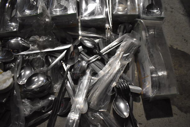 ALL ONE MONEY! Crate of Various BRAND NEW Items Including Silverware - Image 5 of 8