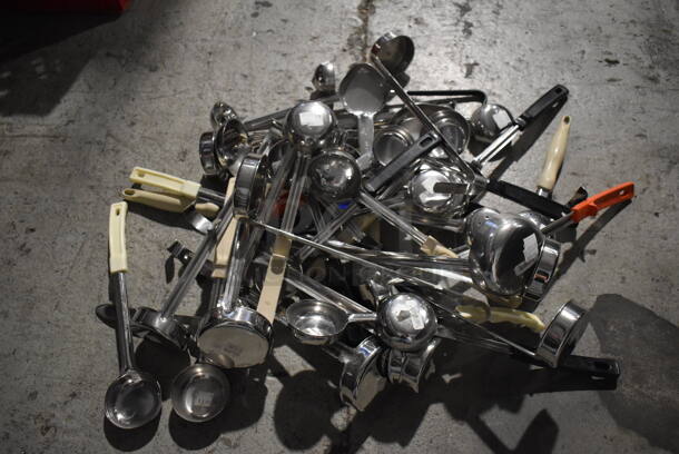 ALL ONE MONEY! Crate of Various BRAND NEW Items Including Ladles and Spoodles - Image 1 of 6