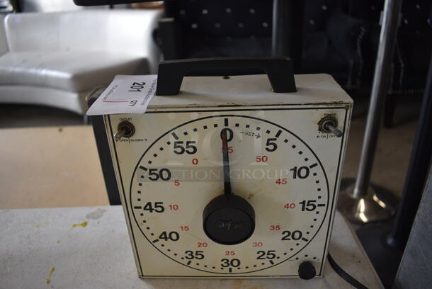 Gralab Model 167 Metal Commercial Timer. 120 Volts, 1 Phase. 8.5x3x10. Tested and Working!