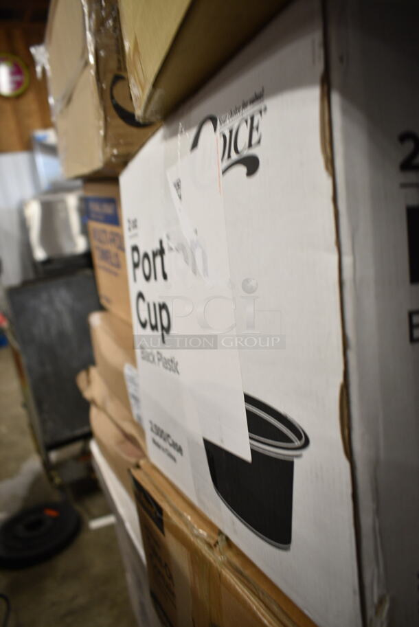 PALLET LOT of 30 BRAND NEW Boxes Including 2 Box 5001BNAP Choice White Beverage Cocktail Napkin 4000/case, 500MFTN Lavex Natural Brown Kraft M-Fold (Multifold) Towel - 4000/Case, 2 Bundle 245CB12 WHITE Choice 12" x 12" x 2" White Customizable Corrugated Plain Pizza Box - 50/Bundle, 795KFTL4PE Choice 4 oz. Round PET Take-Out Lid - 1000/Case, Choice Black 2 oz Portion Cups, 2 Box 612FS1116 Choice Full Size Foil Steam Table Pan Shallow 1 11/16" Depth - 50/Case, Choice Food Containers, 50012W Choice 12 oz. White Poly Paper Hot Cup - 1000/Case, Dart 60HT1 White Foam Hinged Lid Container 6" x 6" x 3" - 500/Case, CH24DEF 24 oz. Tamper-Resistant, Tamper-Evident Hinged Container, 831741 Cinnamon Buns Clam clear pet hinged containers. 30 Times Your Bid! - Image 7 of 12