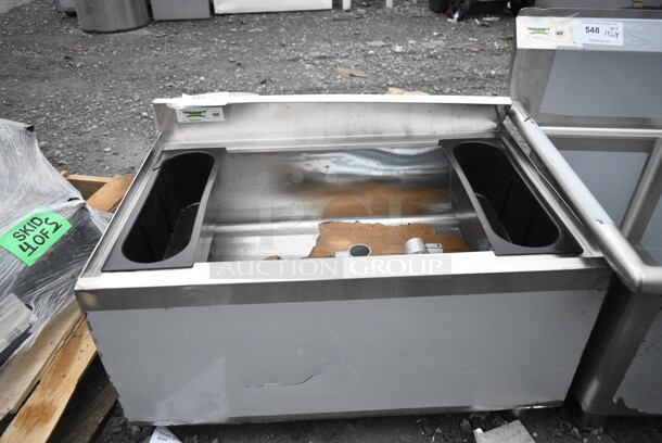 BRAND NEW SCRATCH AND DENT! Regency 600IB2130C0 21" x 30" Underbar Ice Bin with 10 Circuit Post-Mix Cold Plate and Bottle Holders - Image 2 of 8