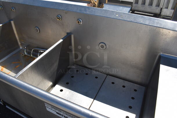 Stainless Steel Commercial 3 Bay Power Soak Sink w/ Dual Drainboards. 150x30x44. Bays 30x26x15. Drainboards 27x26x2 - Image 4 of 12