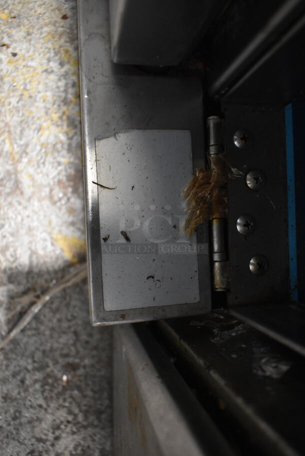 Stainless Steel Commercial Full Size Natural Gas Powered Convection Oven w/ View Through Doors, Metal Oven Racks and Thermostatic Controls.  - Image 5 of 5