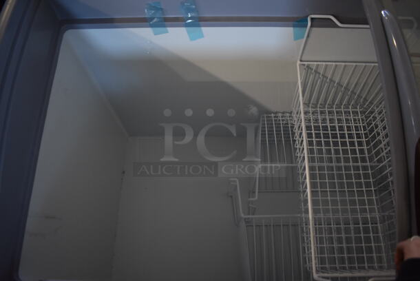 BRAND NEW SCRATCH AND DENT! KoolMore MCF-16C Metal Commercial Floor Style Freezer Merchandiser w/ Sliding Lids on Commercial Casters. 115 Volts, 1 Phase. 60x27x34. Tested and Working! - Image 5 of 6