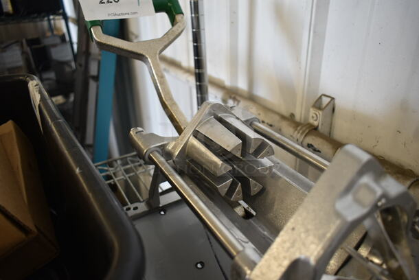 BRAND NEW SCRATCH AND DENT! Garde FCWDG8WM Heavy-Duty 8-Wedge Potato / Fry Cutter with Wall Mount Bracket - Image 4 of 4