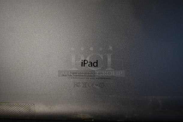 Apple A14658 iPad. See Pictures for Damage To Screen. - Image 4 of 4