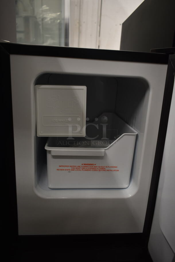 BRAND NEW SCRATCH AND DENT! Whynter UIM-155 Stainless Steel Built In Ice Maker Machine Stainless Steel 12lb. 115 Volts, 1 Phase. Tested and Working! - Image 2 of 4