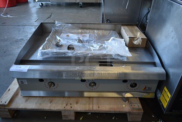 BRAND NEW SCRATCH AND DENT! Cooking Performance Group CPG 351GTCPG36NL Stainless Steel Commercial 36" Gas Countertop Griddle with Flame Failure Protection and Thermostatic Controls. 90,000 BTU - Image 2 of 6