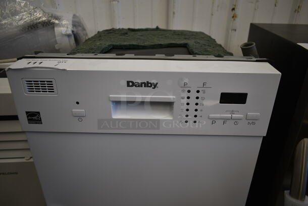BRAND NEW SCRATCH AND DENT! Danby DDW1804EW Metal Undercounter Dishwasher. 115 Volts, 1 Phase. Tested and Working! - Image 2 of 4