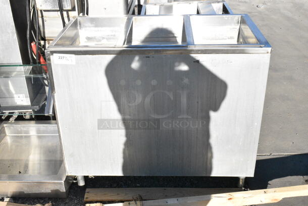 Metal Commercial Ice Table Buffet Station. - Image 1 of 6