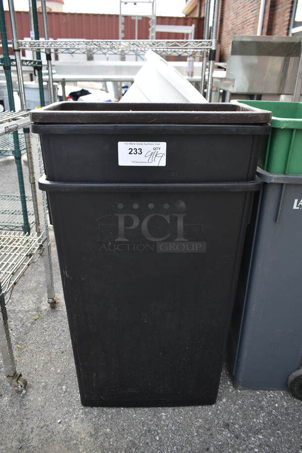 7 Trash Cans Including 5 Poly Slim Jim Trash Cans; Gray, Green, Brown and Black. 7 Times Your Bid! - Image 4 of 5