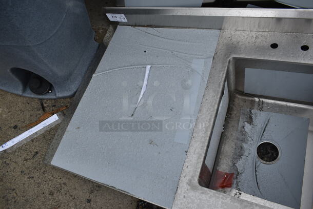 BRAND NEW SCRATCH AND DENT! Regency 600St3048R Stainless Steel Commercial Table w/ Sink Bay. No Legs. - Image 4 of 5