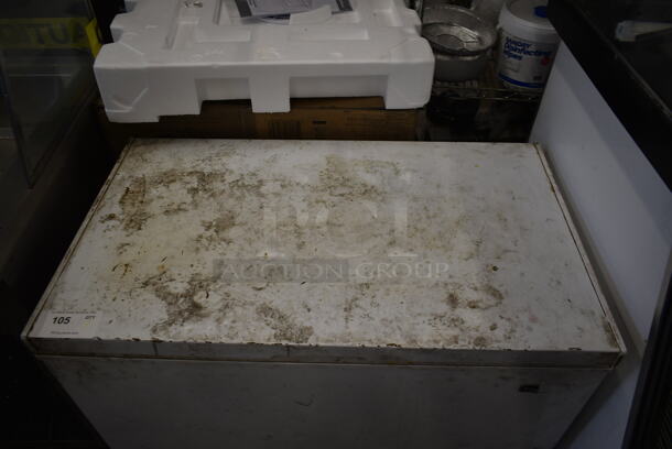Magic Chef HMCF7W2 Metal Chest Freezer. 115 Volts, 1 Phase. Tested and Working! - Image 2 of 5