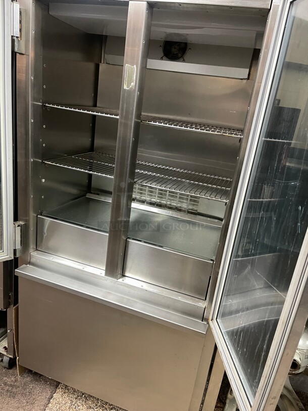 Traulsen Commercial Refrigerator and Freezer Combo NSF 115 Volt on Casters - Image 6 of 7